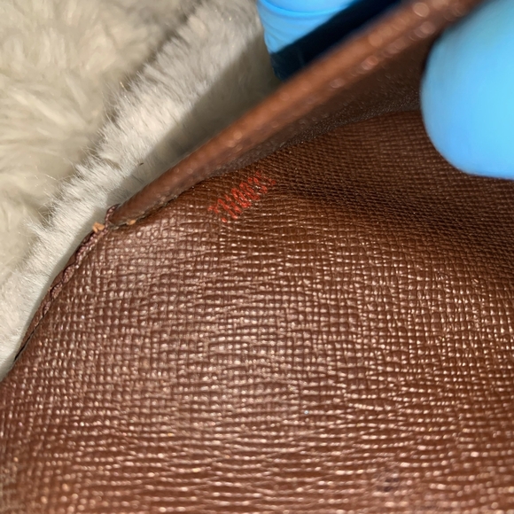 ๐ค Louis Vuitton Damier Ebene Sarah Wallet ๐ค - Picture 13 of 14